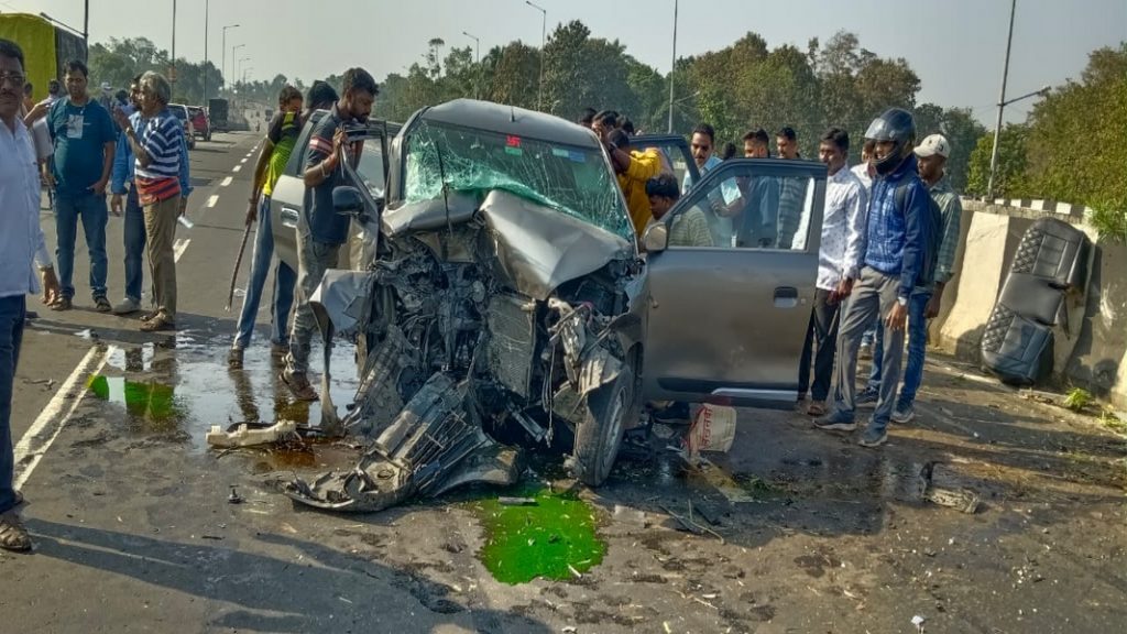 वॅगनरची दुभाजकाला धडक ;कारचालक जागीच ठार