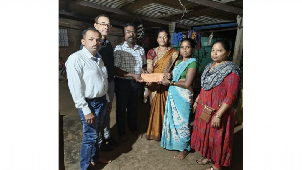 दिशा फाउंडेशनतर्फे शितल शेळके यांना मदतीचा हात