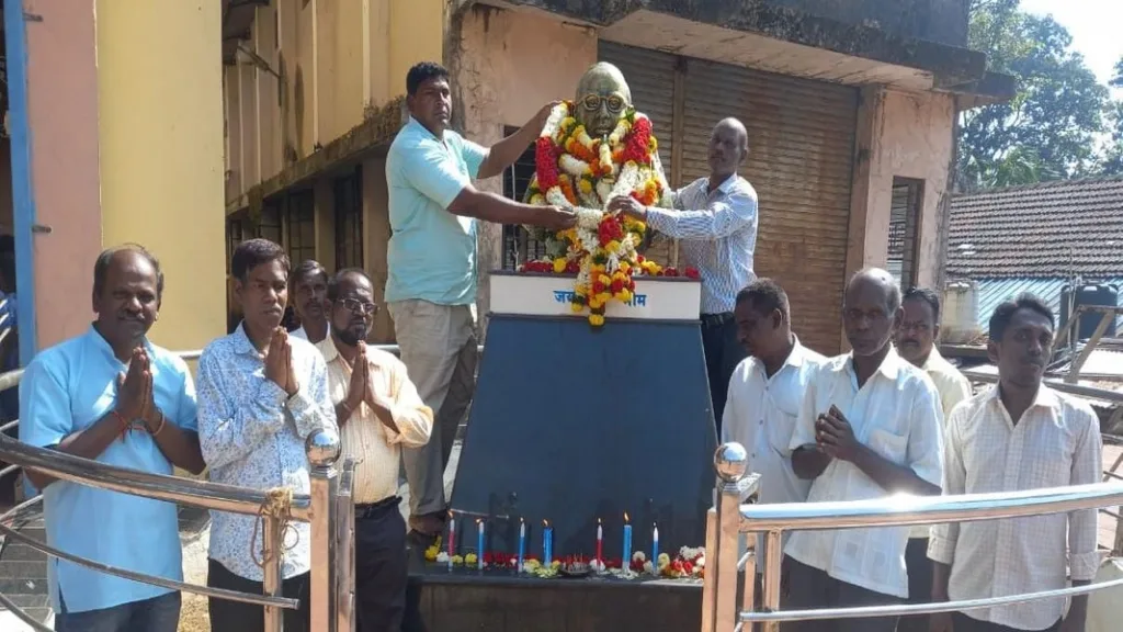 भीमशक्ती सामाजिक संघटनेच्या वतीने भारतरत्न डाॅ.आंबेडकर यांना अभिवादन