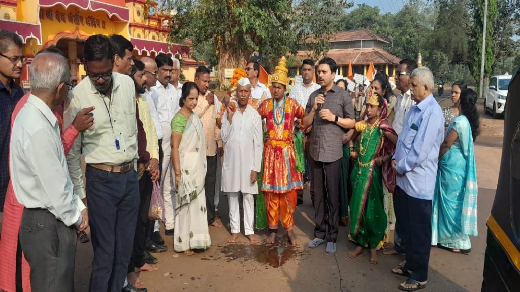 तुळस येथे ‘नवांकुर बालकुमार साहित्य संमेलनाची ग्रंथदिंडीने शानदार सुरुवात
