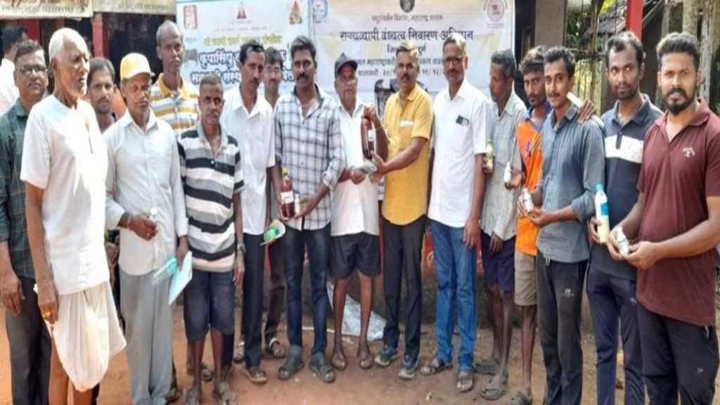 न्हावेली येथे दुग्ध उत्पादक शेतकऱ्यांना मार्गदर्शन