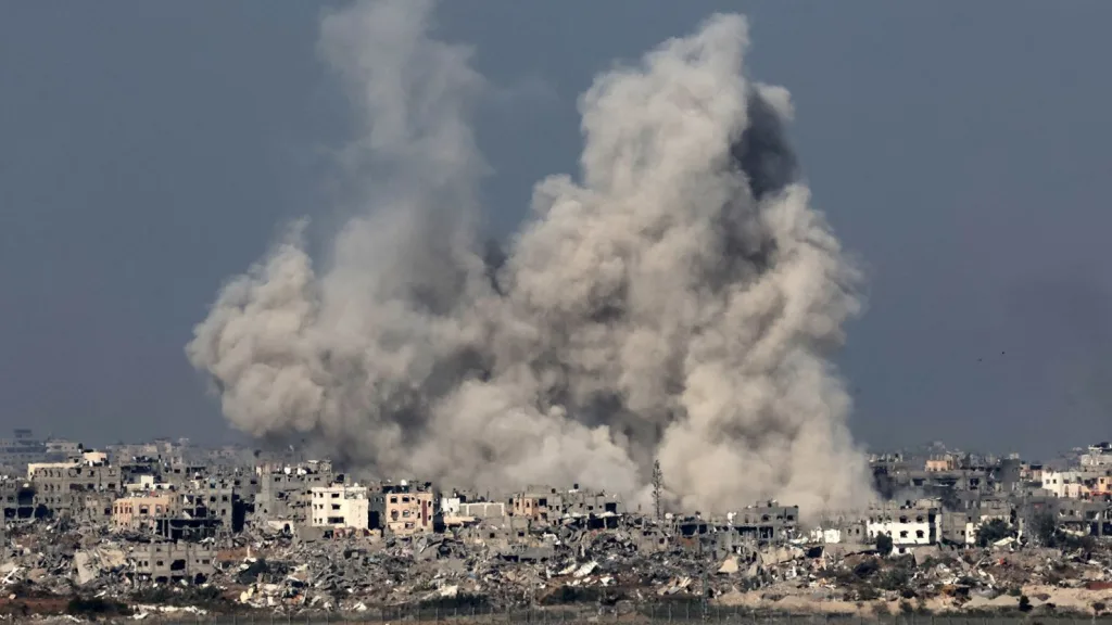 गाझापट्टीत इस्रायलचा बॉम्बवर्षाव सुरूच Israel's bombing of Gaza continues