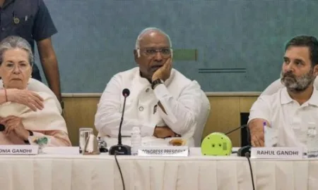 तीन राज्यांतील पराभवानंतर काँग्रेसची उद्या बैठक Congress meeting tomorrow after defeat in three states