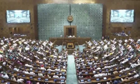 सुरक्षेवरून विरोधी पक्षांचं संसदेत गदारोळ;15 खासदारांचं निलंबन Opposition parties riot in parliament over security; suspension of 15 MPs