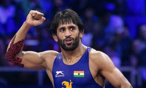 बजरंग पुनिया पुन्हा पद्मश्री स्वीकारणार; कुस्ती महासंघ बरखास्तीनंतर पुनियाचा निर्णय Bajrang Punia to receive Padma Shri again;