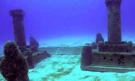 पाणबुडीतून घेता येणार समुद्राच्या तळाशी असलेल्या द्वारका नगरीचे दर्शन A view of the city of Dwarka