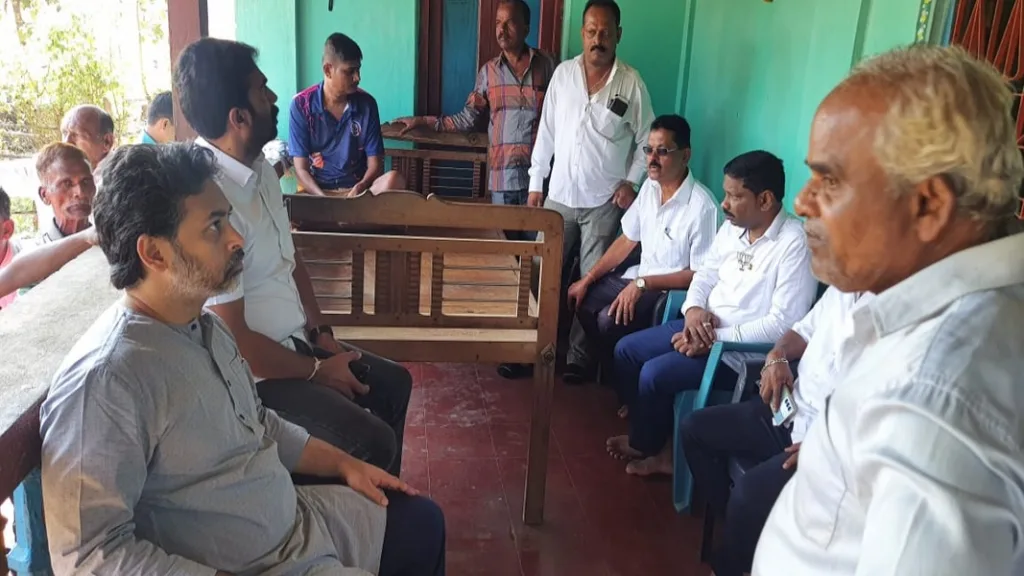 अपघातात मयत झालेल्या वेरलकर यांच्या कुटुंबाला निलेश राणेंची आर्थिक मदत