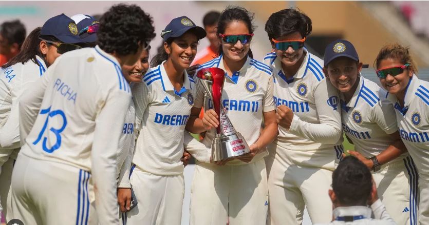 तीन दिवसांत इंग्लिश महिलांचा खेळ खल्लास England women's game over three days
