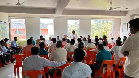 काजू पिक विम्याची भरपाई आम्हाला द्या ; कारणे नकोत