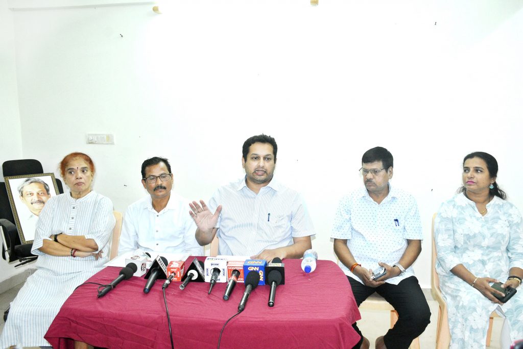 MLA of Panaji should stop silence