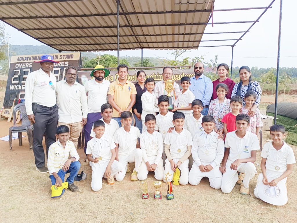Gadkari Cup to Anand Academy team