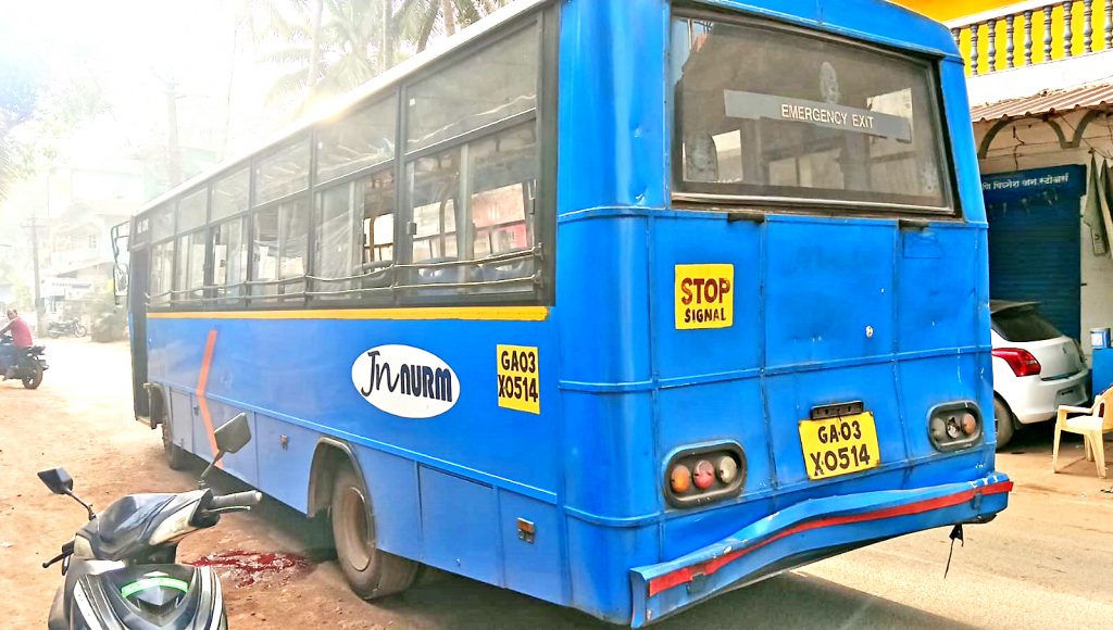 A laborer committed suicide by throwing himself under the Kadamba bus