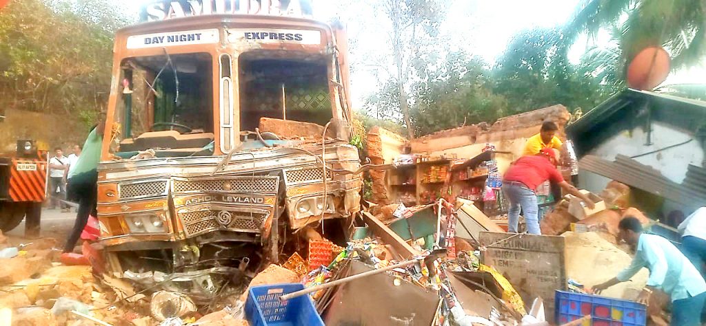 27 people lost their lives in a road accident in Fonda taluk