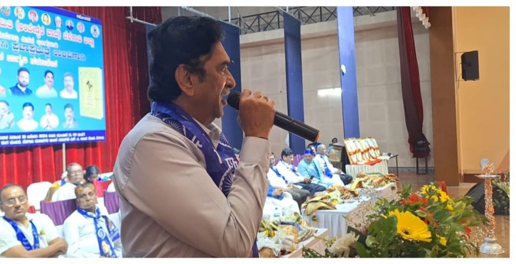 संविधानाचे रक्षण प्रत्येक नागरिकाचे कर्तव्य It is the duty of every citizen to protect the Constitution