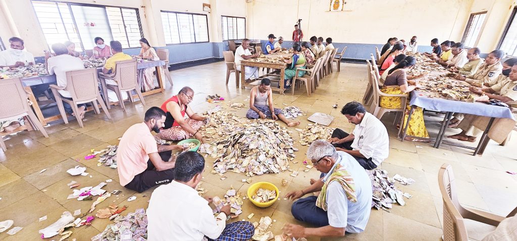 यल्लम्मा देवीच्या दानपेटीत दीड कोटीहून अधिक रक्कम More than one and a half crores in Yallamma Devi's donation box