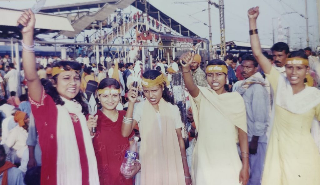 Illuminate the struggle of Karsevaks in Ayodhya