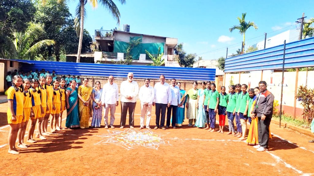 कंग्राळी बुद्रुक गर्ल्स हायस्कूलच्या वार्षिक क्रीडा स्पर्धा उत्साहात Kangrali Budruk Girls High School's annual sports competition in excitement