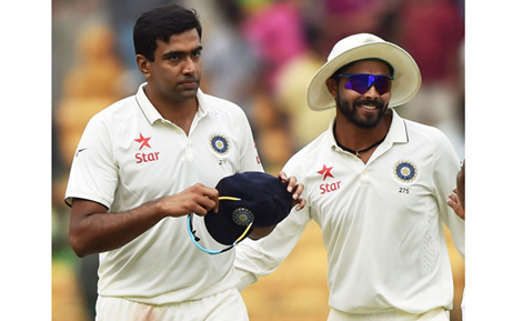 आयसीसीच्या कसोटी संघामध्ये अश्विन, जडेजाला स्थान Ashwin, Jadeja named in ICC Test squad