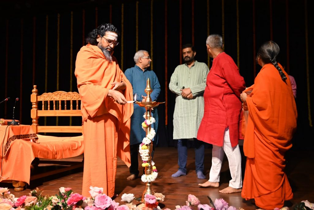 जीवन हाच एक मोठा उत्सव! Life is a big celebration!