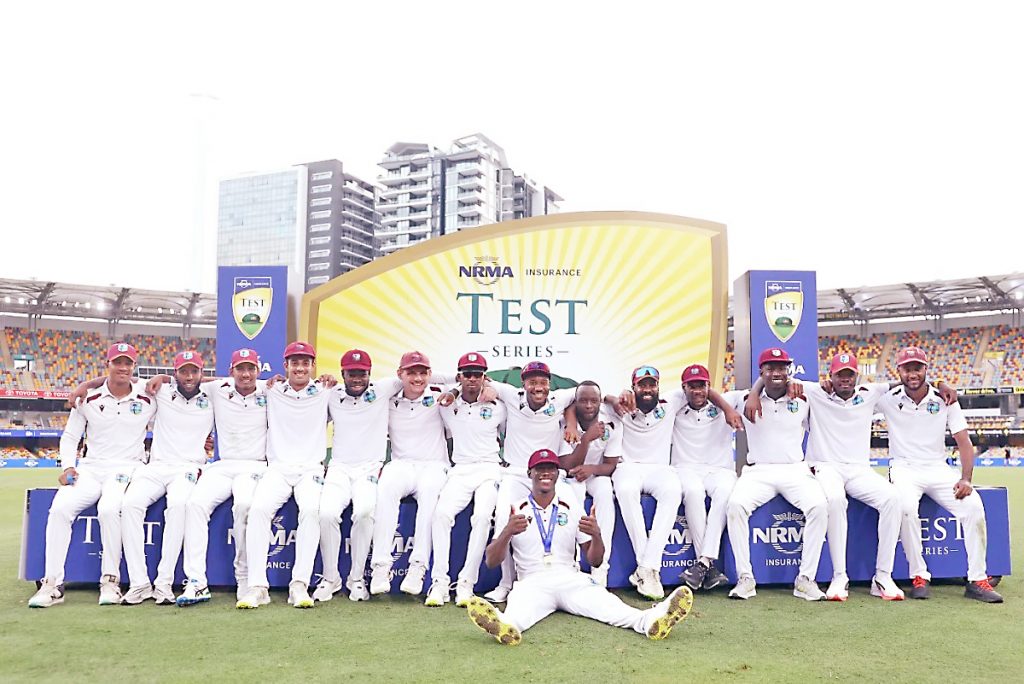 बोट मोडलेल्या जोसेफने कांगांरुची मोडली खोड Joseph, who broke his finger, broke the trunk of a kangaroo