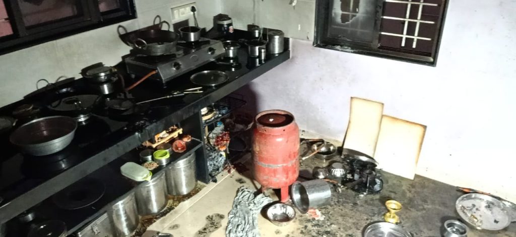 Fire broke out due to gas leak: Five injured