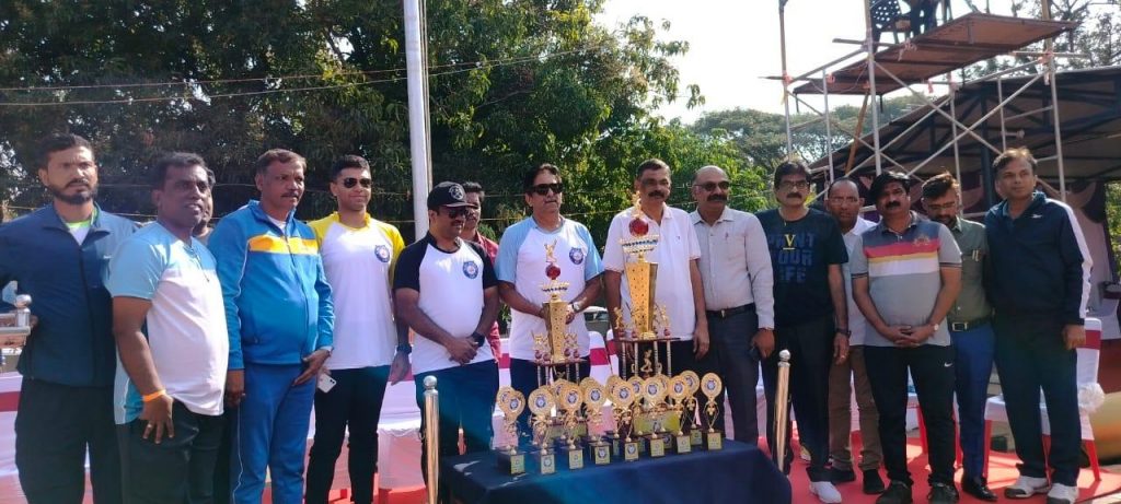 मीडिया इलेव्हन संघाने कोरले के यु डब्ल्यू जे चषकावर आपले नाव