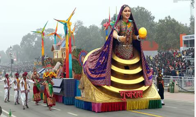 गुजरातच्या चित्ररथाला मिळाले पहिले स्थान Gujarat's Chitraratha got the first position