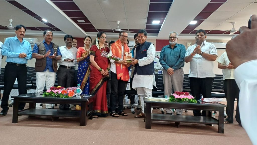 पत्रकारिता पारदर्शक असली पाहिजे!