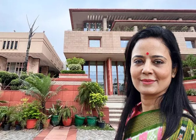 दिल्लीतील सरकारी बंगला मोईत्रा यांनी केला रिकामा Government bungalow in Delhi vacated by Moitra