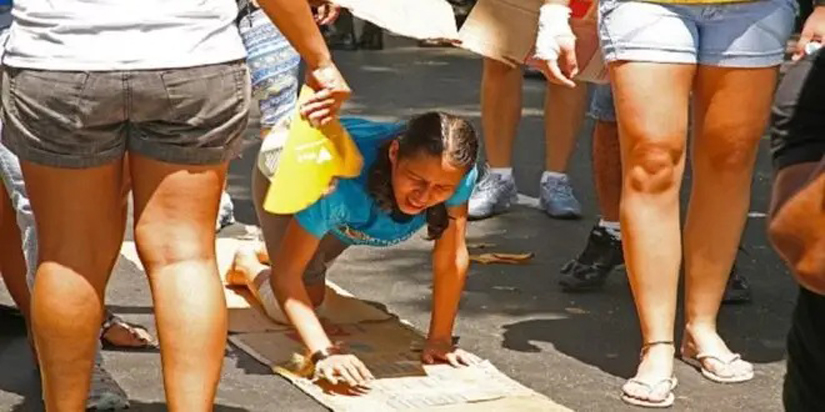 चला, रस्त्यावर रांगा ! Come on, line the streets!