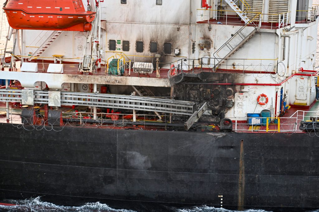 एडनच्या आखातात पुन्हा जहाजावर हल्ला Another ship attack in the Gulf of Aden