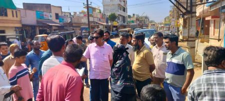 नववर्षाच्या प्रारंभी आमदार आसिफ सेठ यांनी जाणून घेतल्या नागरिकांच्या समस्या WhatsApp-Image-2024-01-02-at-13.16.58_1a583c01.jpg