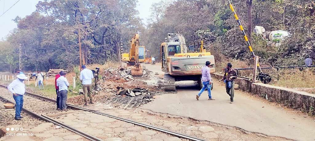Anmod Ghatmarg closed for heavy vehicles from today