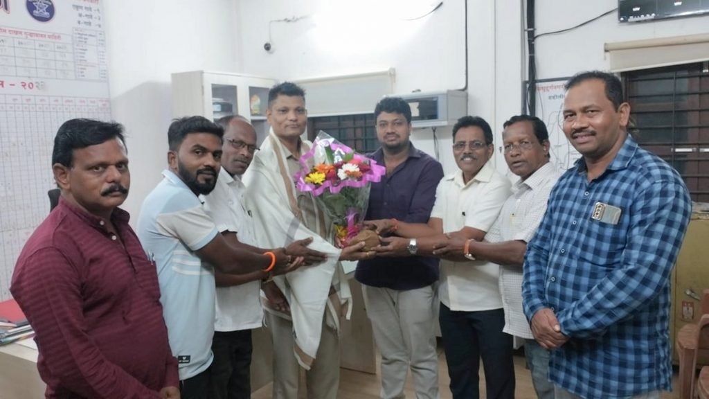 ओरोस सहाय्यक पो.निरीक्षक मनीष कोल्हटकर यांचा सत्कार