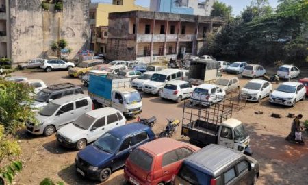 मनपा शाळेची मैदाने बनली पार्किंग अड्डा Municipal school grounds turned into parking lot