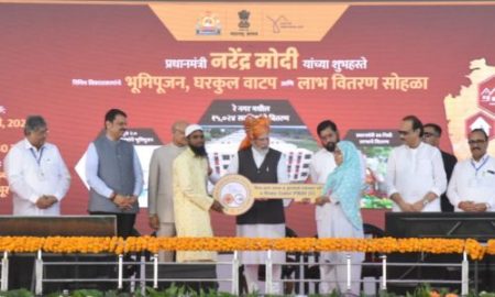 भूमिपूजन केलं आणि चाव्याही दिल्या हीच मोदी गॅरंटी : पंतप्रधान मोदी Bhumi Pujan was done and the keys were given to Modi as a guarantee
