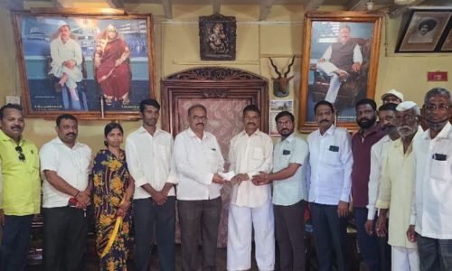 घर जळालेल्या कुटूंबाला विजयसिंह मोरे युथ फाऊंडेशनचा मदतीचा हात Vijaysinh More Youth Foundation lends a helping hand to the family whose house was burnt down