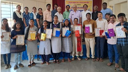 साहित्य वाचन स्पर्धेत अविनाश पाटील, श्रावणी आरावंदेकर प्रथम