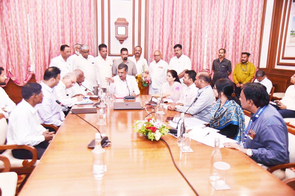 Maratha will solve the border issue like reservation!