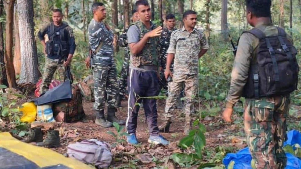 सुरक्षा दलाच्या तळावर नक्षलवाद्यांचा हल्ला Naxalites attack on security force base