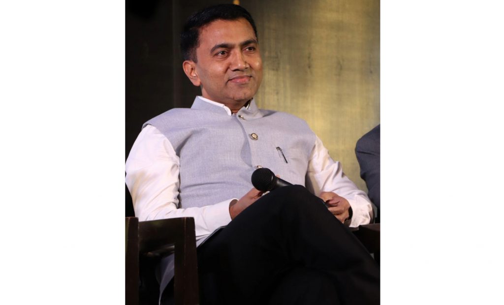 Affectionate, intimate young India!