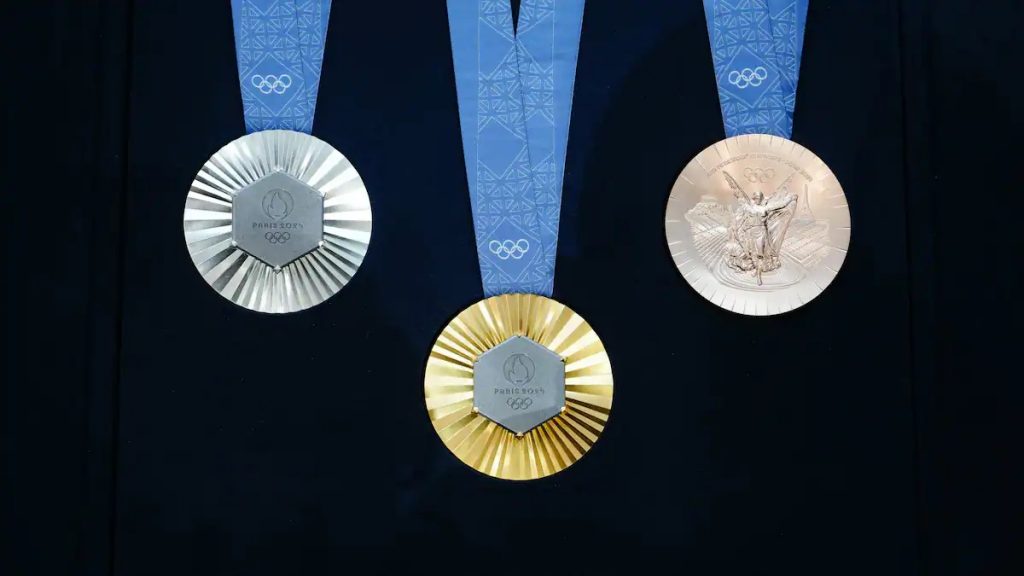 पॅरिस ऑलिम्पिकच्या पदकांत ‘आयफेल टॉवर’चा तुकडा The medals awarded at the upcoming Paris Olympics and Paralympics will feature a distinctive design, organizers have revealed.