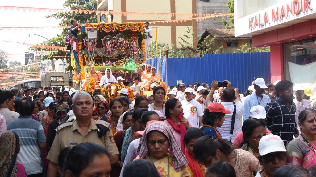श्रीकृष्णभक्तीत न्हाऊन निघाली इस्कॉनची रथयात्रा! ISKCON Rath Yatra bathed in devotion to Shri Krishna!