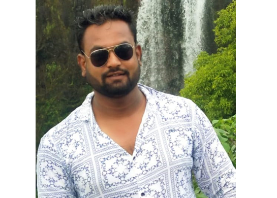 ट्रकचालकाच्या चुकीमुळे निष्पाप तरुणाचा बळी Innocent youth victimized due to truck driver's mistake