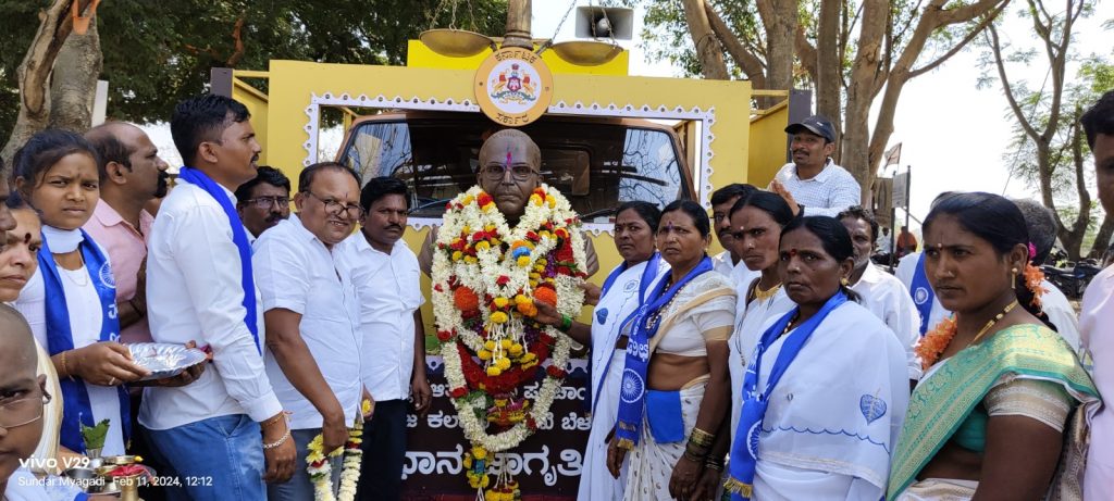 संविधान जागृती रथयात्रेचा निम्म्याहून अधिक टप्पा पूर्ण More than half of the stage of the Constitution Awareness Rath Yatra is complete