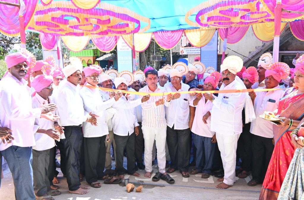 Hardworking farmers will not let the price of sweat go to waste!