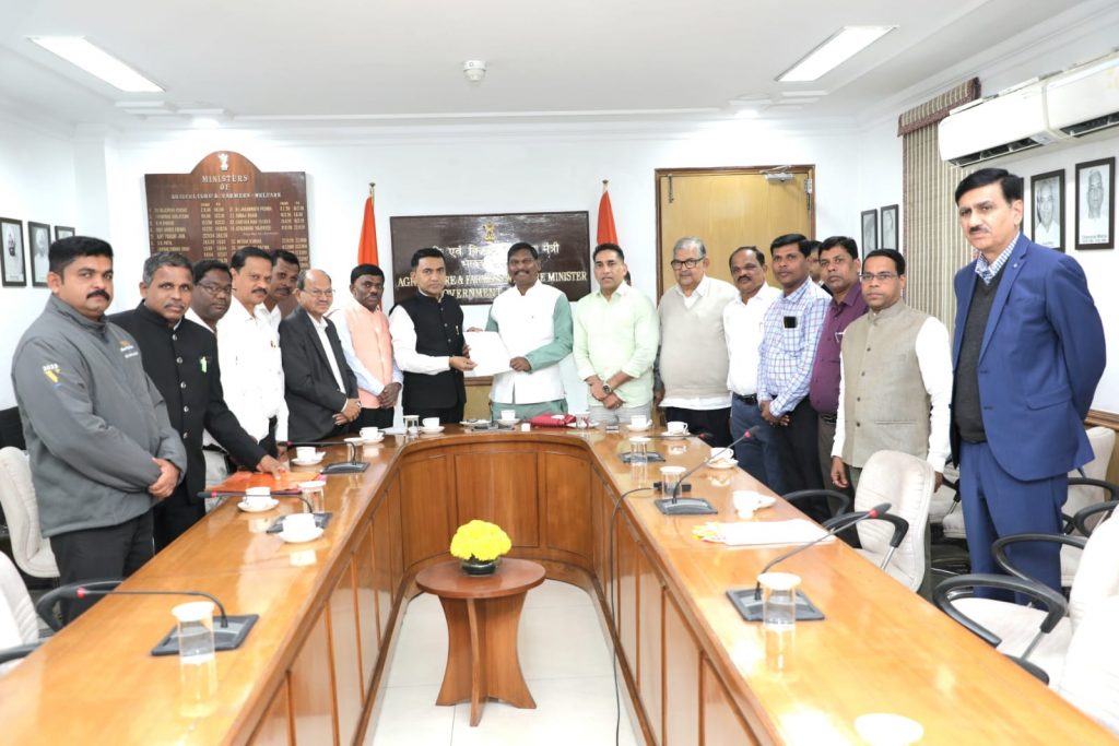 Delegation to Delhi for 'ST' reservation