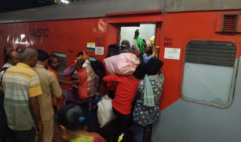 Passengers stampede in Goa Express