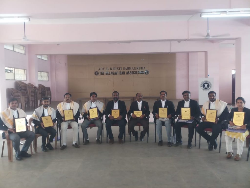 बार असोसिएशन नूतन पदाधिकाऱ्यांना प्रमाणपत्र वितरण Bar Association Distribution of Certificates to New Officers
