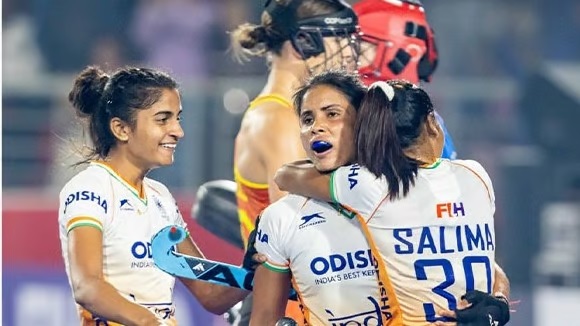 प्रो लीग हॉकी : भारतीय महिलांचा ऑस्ट्रेलियाला धक्का Pro League Hockey: Indian women shock Australia